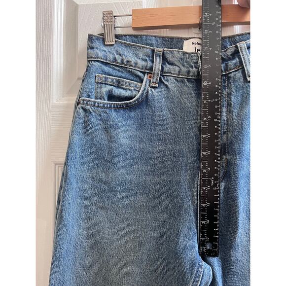 Reformation Karli High Rise Relaxed Tapered Jeans Size 26x29 - Picture 5 of 9